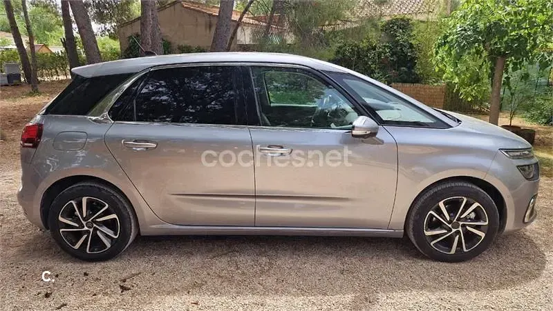 Usado Citroën C4 SpaceTourer Feel 130 CV (95 kW) 2019 Gris / plata Monovolumen