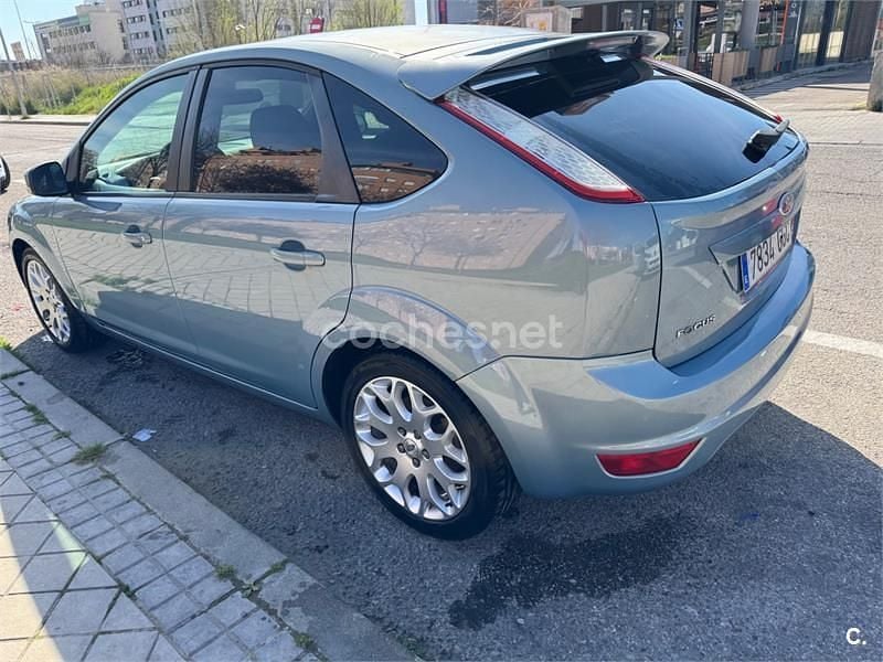 Usado Ford Focus Trend 115 CV (84 kW) 2008 Azul Berlina