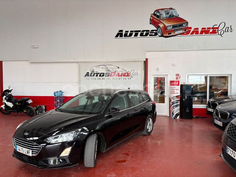 Usado Ford Focus Active X 120 CV (88 kW) 2021 Negro Berlina