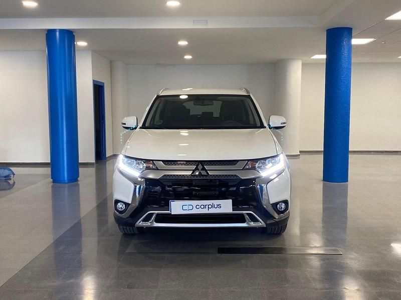 Usado Mitsubishi Outlander Motion 150 CV (110 kW) 2019 Blanco silky (perlado) SUV