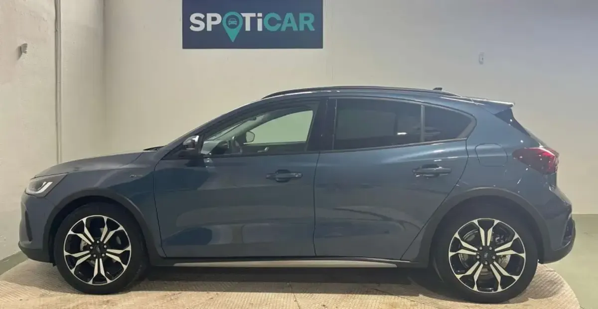 Usado Ford Focus Active X 155 CV (114 kW) 2022 Azul Utilitario
