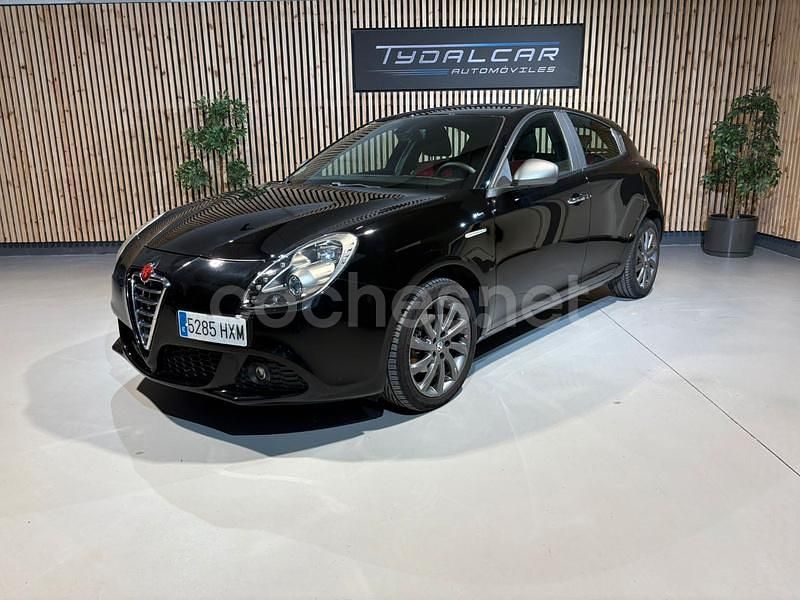 Negro Usado 2014 Alfa Romeo Giulietta Veloce Berlina | 7800 € (Precio justo) - Imagen 1/4