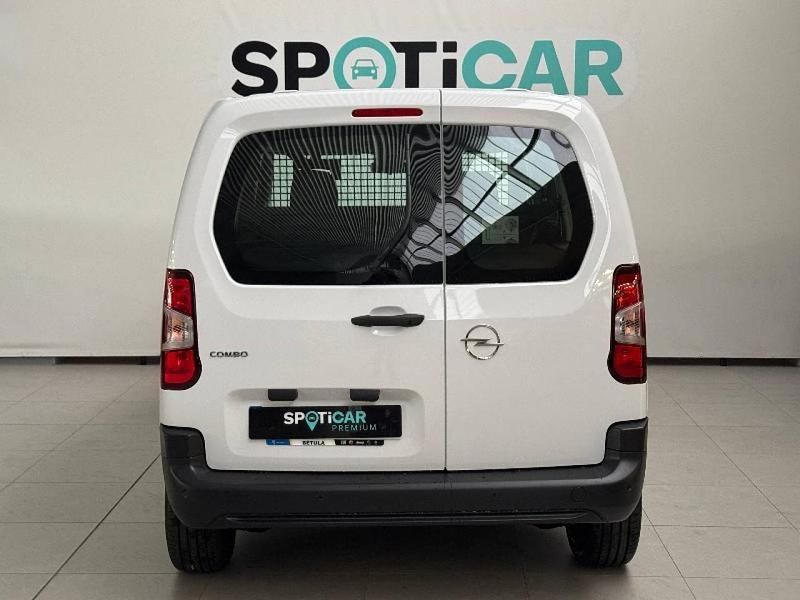 Usado Opel Combo Edition 100 CV (73 kW) 2024 Blanco Monovolumen