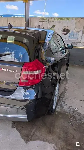 Usado BMW 116 115 CV (84 kW) 2011 Negro Utilitario