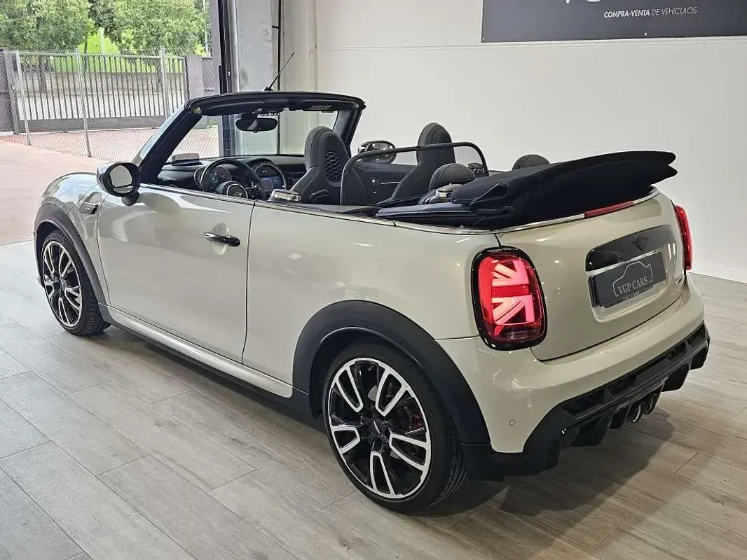 Usado Mini John Cooper Works Cabriolet 231 CV (169 kW) 2021 Gris Descapotable