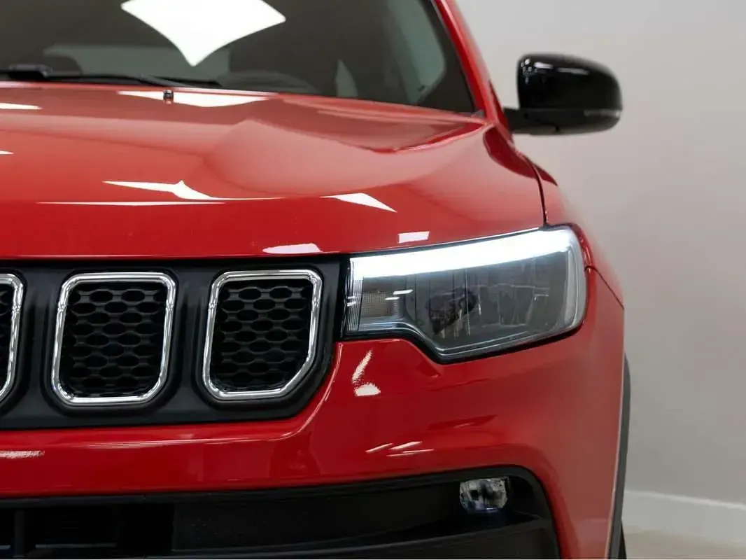 Usado Jeep Compass Limited 131 CV (96 kW) 2024 Rojo SUV