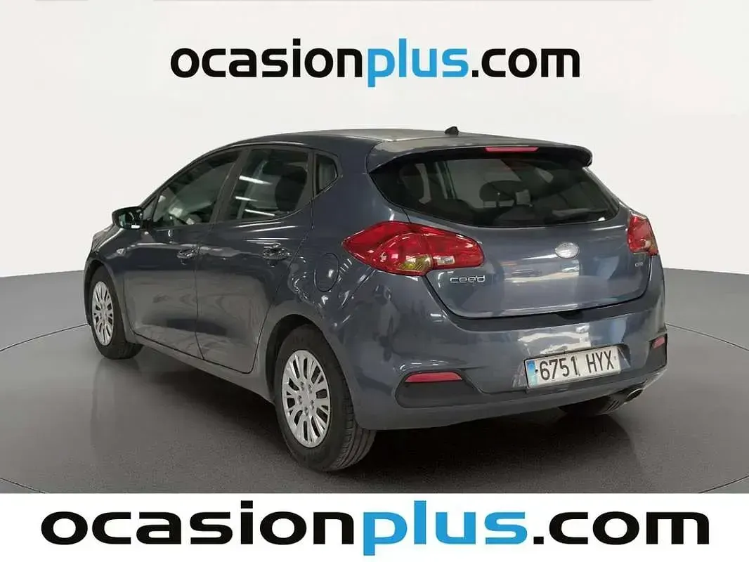 Usado Kia Ceed 90 CV (66 kW) 2014 Azul Utilitario