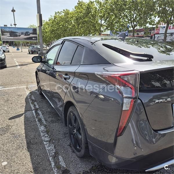 Usado Toyota Prius 122 CV (89 kW) 2018 Gris / plata Utilitario