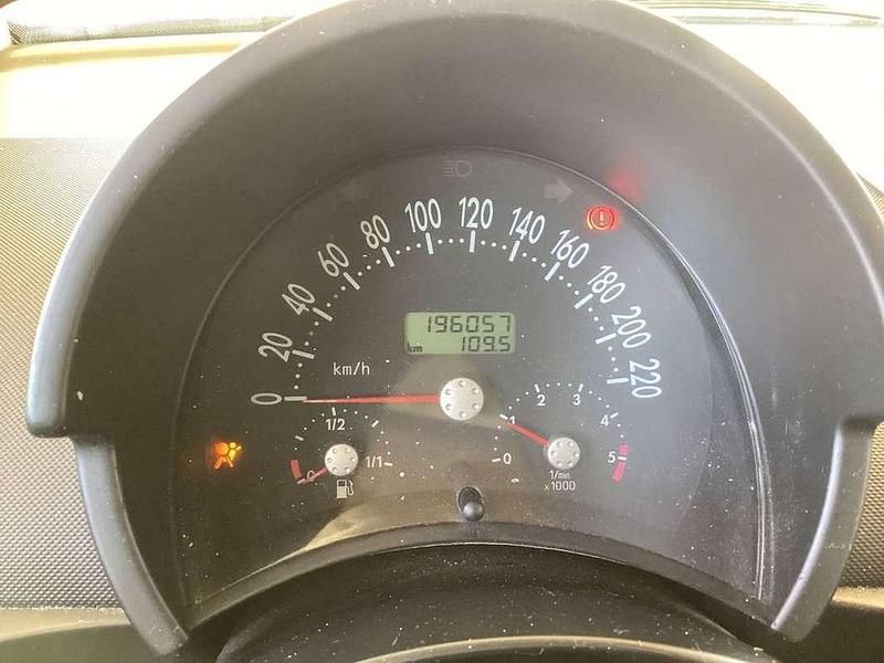 Usado VW Beetle 90 CV (66 kW) 1999 Verde Utilitario