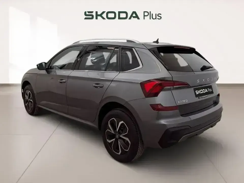 Usado Skoda Kamiq Selection 116 CV (85 kW) 2025 Gris SUV