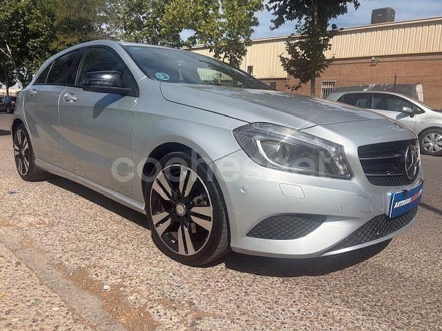 Gris / plata Usado 2015 Mercedes A200 Urban Berlina | 9500 € - Imagen 1/4