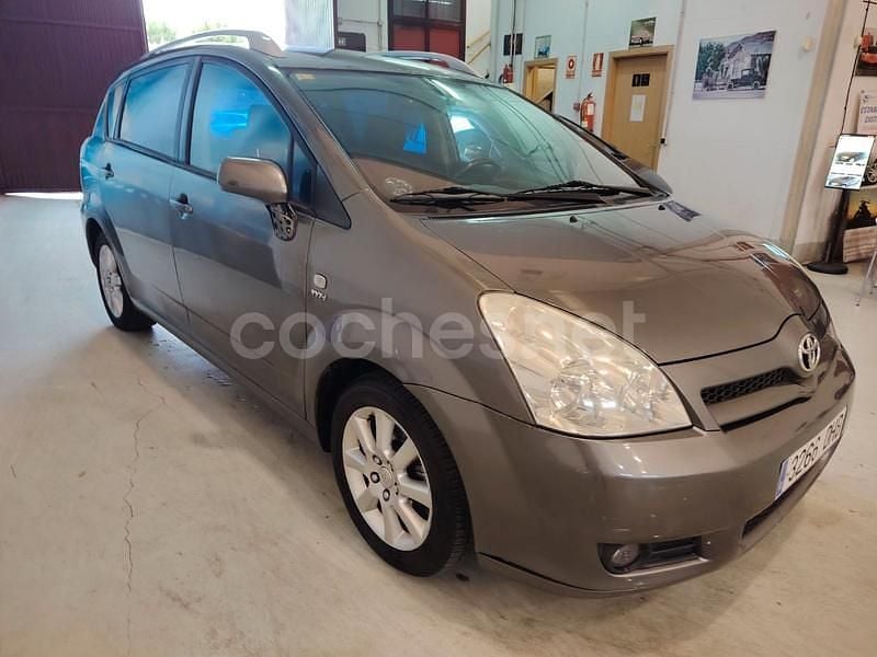 Usado Toyota Corolla Verso Luna 129 CV (94 kW) 2005 Gris / plata Monovolumen