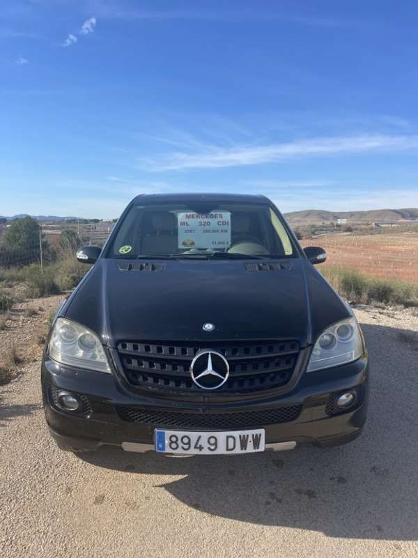 Negro Usado 2006 Mercedes ML320 SUV | 8990 € (Precio justo) - Imagen 1/4