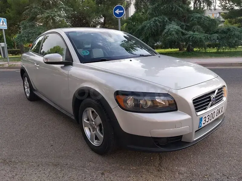 Käytetty Volvo C30 Momentum 125 HP (91 kW) 2009 Harmaa Viistoperä