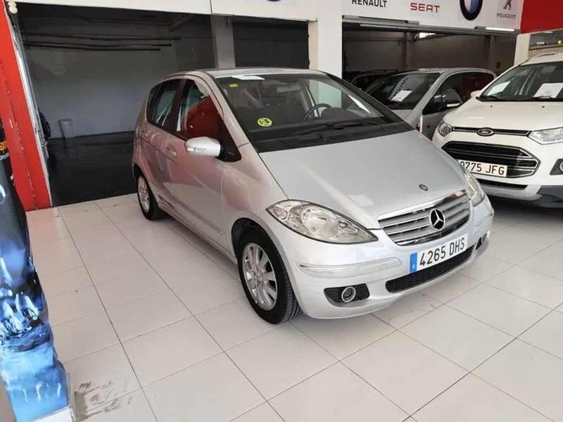 Usado Mercedes A170 116 CV (85 kW) 2005 Plateado Utilitario