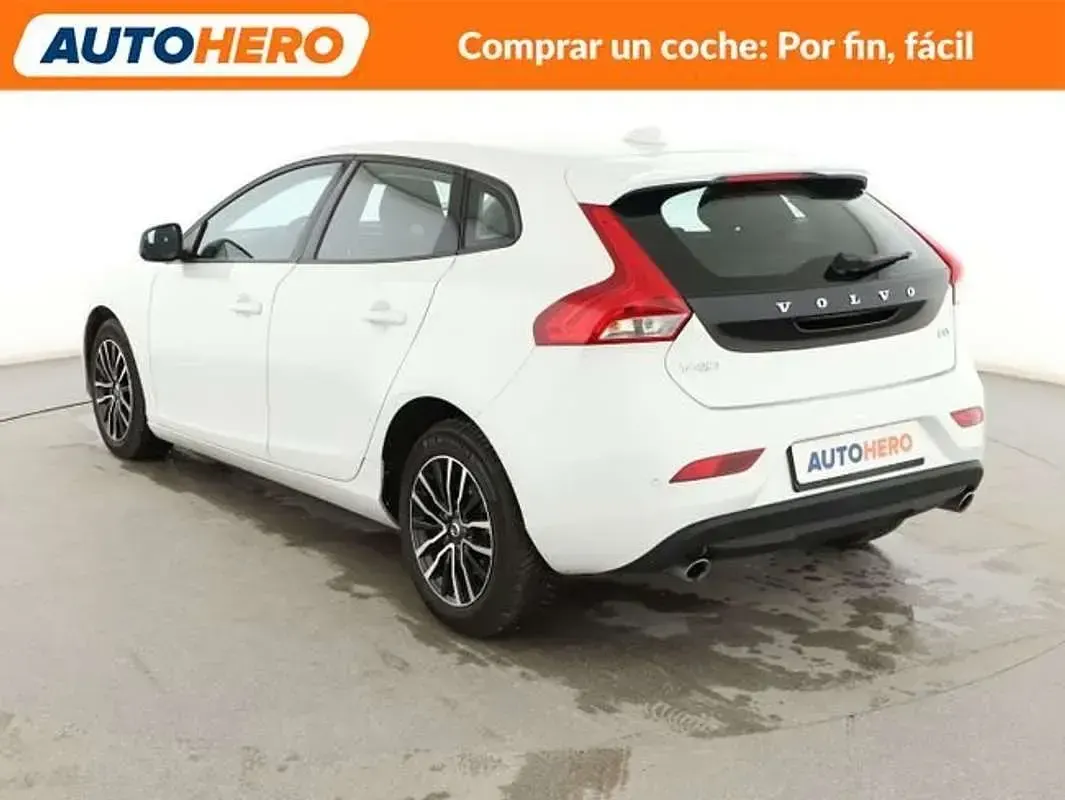 Usado Volvo V40 Momentum 150 CV (110 kW) 2017 Blanco Utilitario