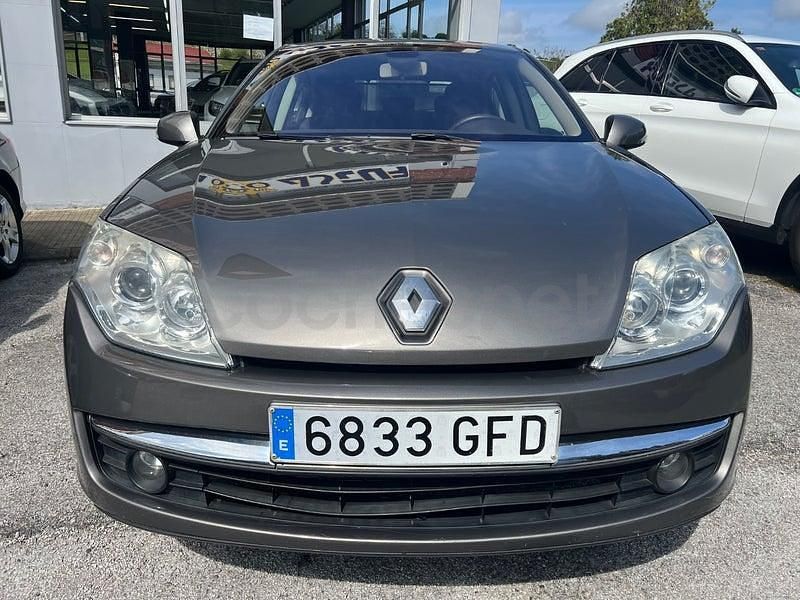 Usado Renault Laguna III Privilege 131 CV (96 kW) 2008 Gris / plata Berlina