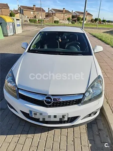 Usado Opel Astra GTC 110 CV (80 kW) 2010 Blanco Berlina