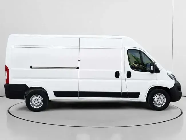 Usado Citroën Jumper 140 CV (102 kW) 2023 Blanco Monovolumen