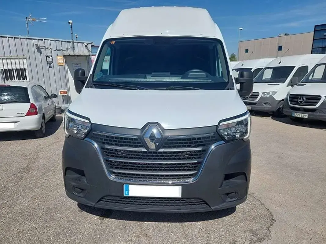 Usado Renault Master 135 CV (99 kW) 2023 Blanco Monovolumen