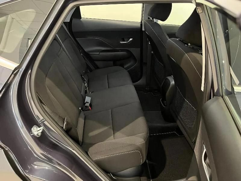 Usado Hyundai Kona 120 CV (88 kW) 2024 Gris/plata SUV