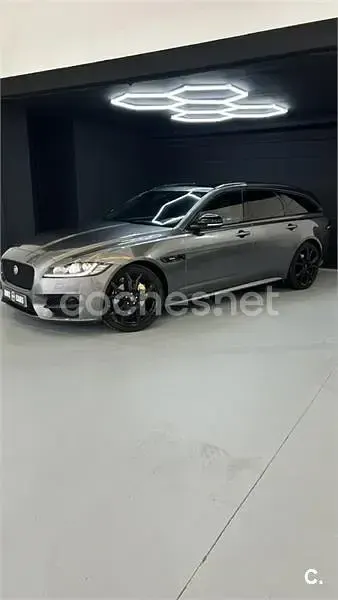 Usado Jaguar XF Sportbrake R-Sport 180 CV (132 kW) 2018 Gris / plata Familiar