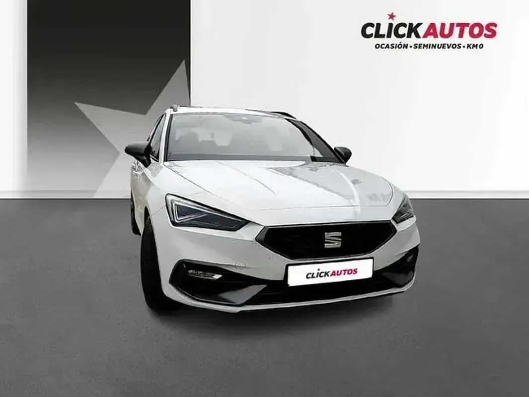 Usado Seat Leon FR 116 CV (85 kW) 2025 Blanco Familiar
