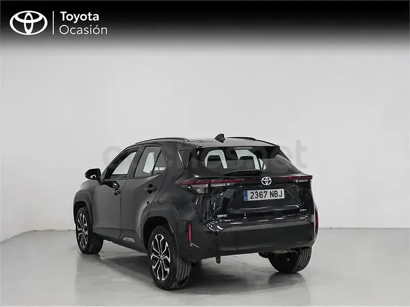 Usado Toyota Yaris Cross Active 116 CV (85 kW) 2025 Negro SUV