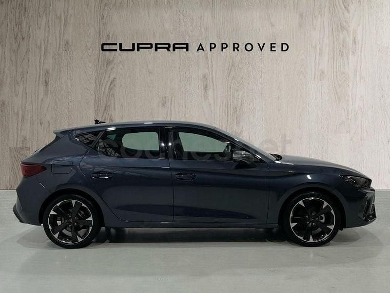 Usado Cupra Leon 150 CV (110 kW) 2025 Gris / plata Berlina