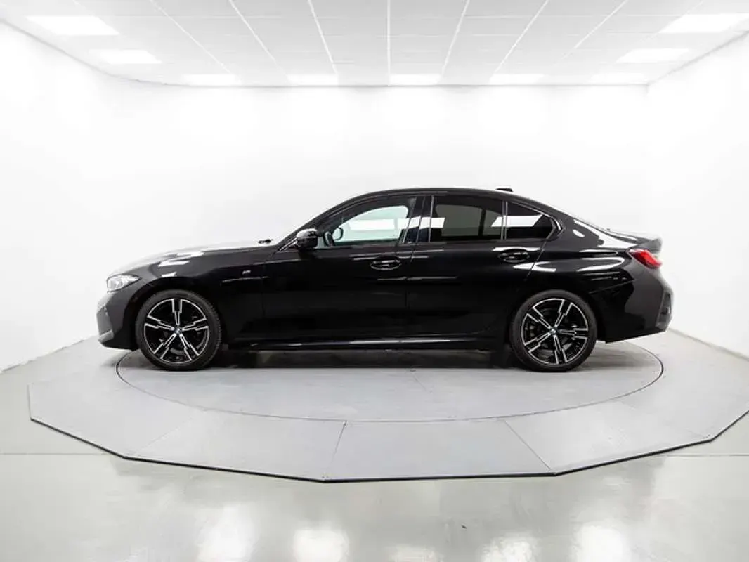 Usado BMW 318 Comfort Edition 150 CV (110 kW) 2024 Negro Berlina