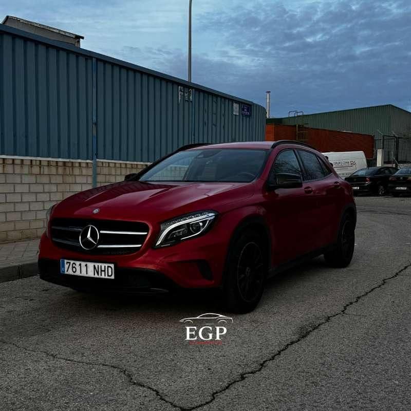 Usado Mercedes GLA220 AMG line 177 CV (130 kW) 2017 Rojo SUV