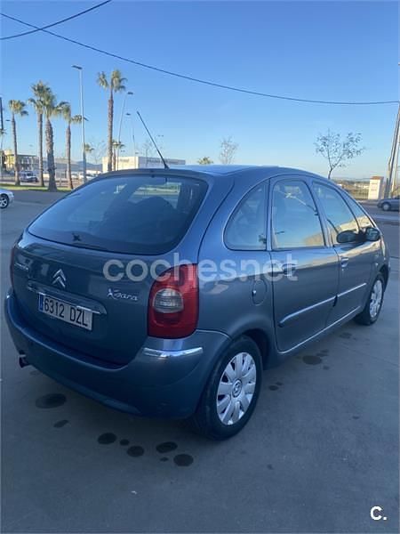 Usado Citroën Xsara Picasso Exclusive 92 CV (67 kW) 2006 Gris / plata Monovolumen
