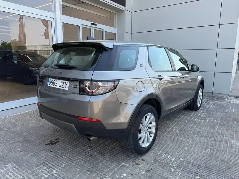 Usado Land Rover Discovery Sport HSE 150 CV (110 kW) 2017 Gris / plata SUV
