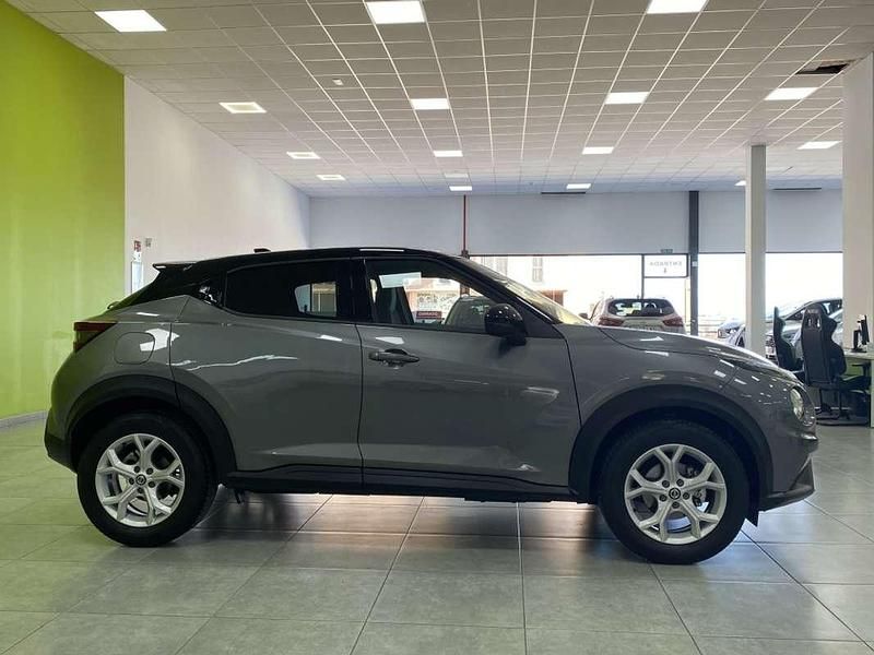 Usado Nissan Juke N-Connecta 114 CV (83 kW) 2021 Gris SUV