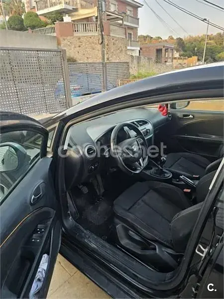 Usado Seat Leon FR 170 CV (125 kW) 2010 Negro Utilitario
