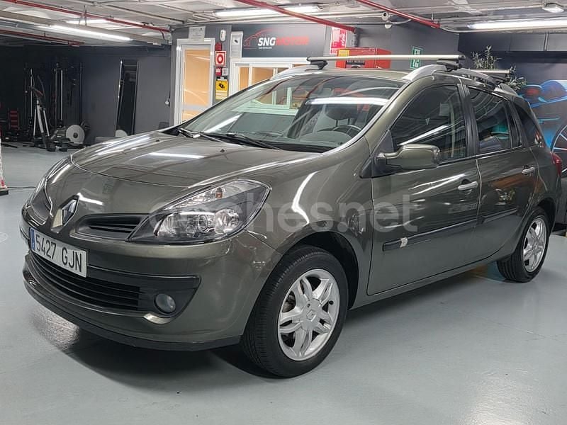 Verde Usado 2009 Renault Clio GrandTour Dynamique Familiar | 6500 € (Precio justo) - Imagen 1/4