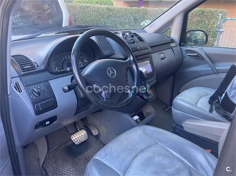 Usado Mercedes Viano 150 CV (110 kW) 2006 Gris / plata Monovolumen