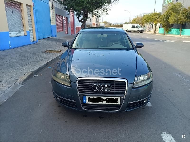 Usado Audi A6 140 CV (102 kW) 2005 Azul Berlina