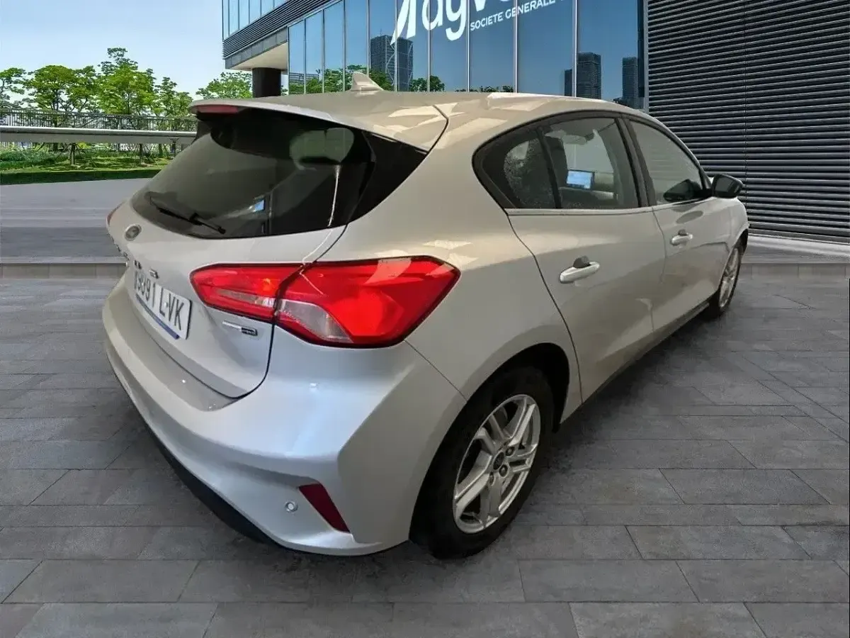 Usado Ford Focus Trend+ 125 CV (91 kW) 2021 Gris Utilitario