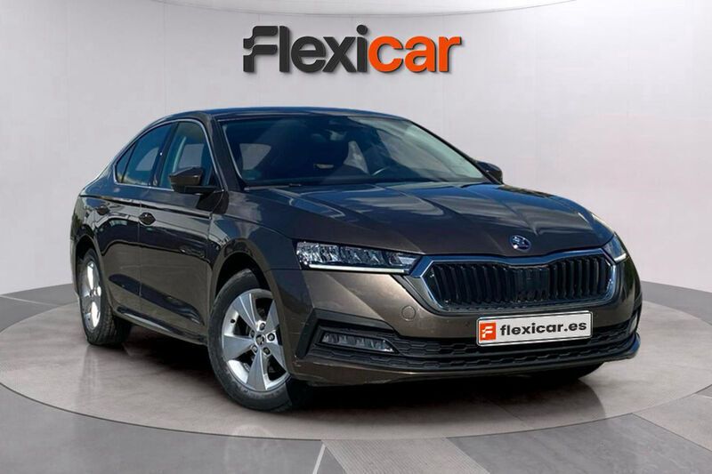 Marrón Usado 2021 Skoda Octavia Ambition Berlina | 15.590 € (Buen precio) - Imagen 1/4
