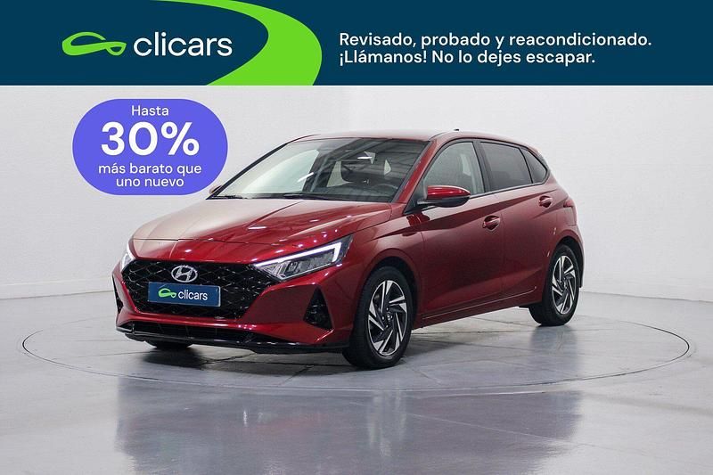 Usado Hyundai i20 100 CV (73 kW) 2022 Rojo Utilitario