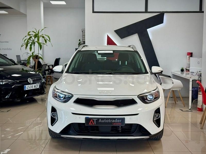 Usado Kia Stonic 100 CV (73 kW) 2022 Blanco SUV