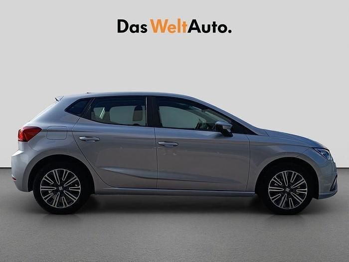Usado Seat Ibiza Style 110 CV (80 kW) 2023 Gris plata