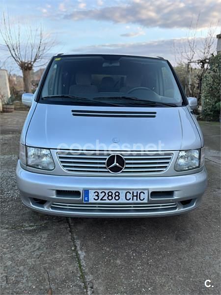 Usado Mercedes V220 122 CV (89 kW) 2003 Gris / plata Monovolumen