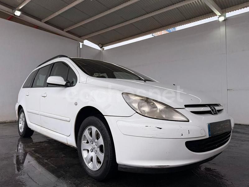 Usado Peugeot 307 110 CV (80 kW) 2003 Blanco Familiar