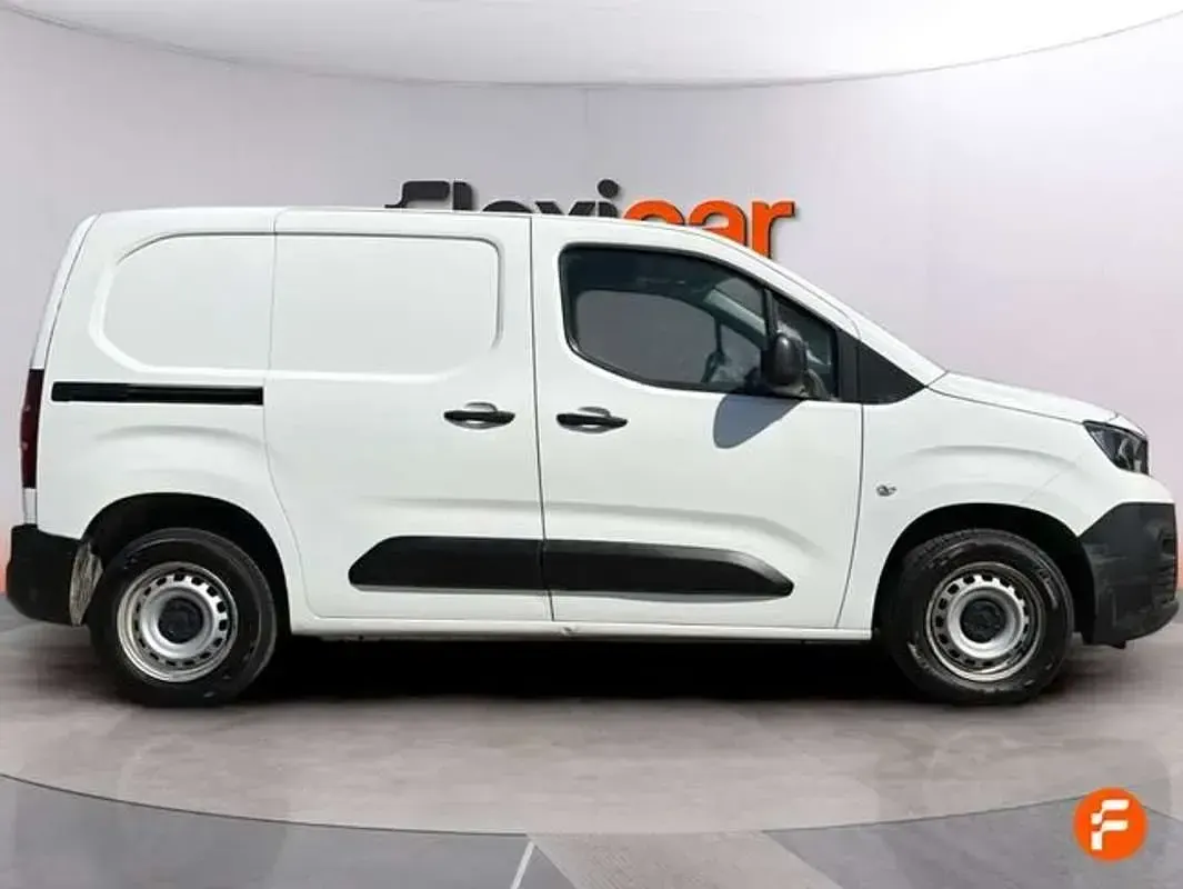 Usado Peugeot Partner S 102 CV (75 kW) 2021 Blanco Monovolumen
