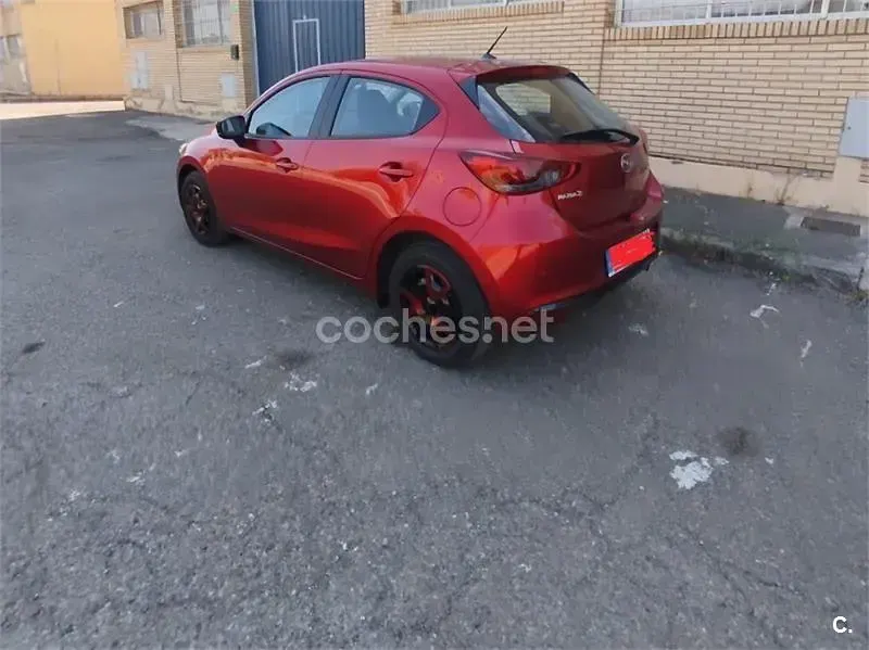 Usado Mazda 2 Center-Line 90 CV (66 kW) 2024 Rojo Utilitario