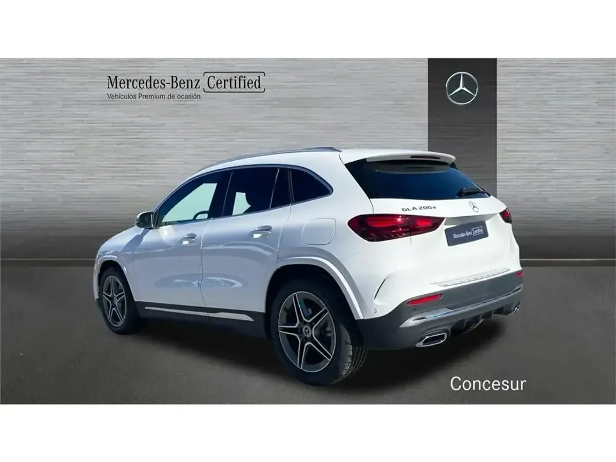 Begagnad Mercedes GLA200 150 HK (110 kW) 2023 Vit SUV