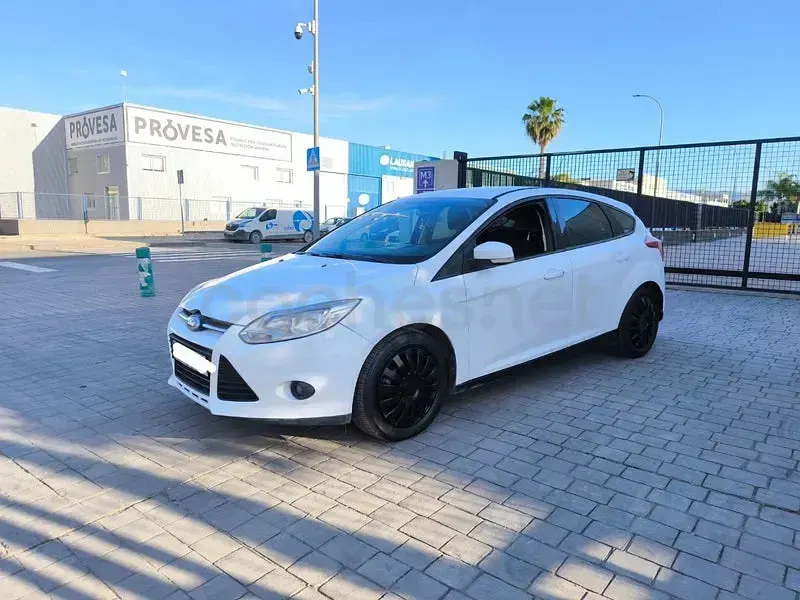 Usado Ford Focus 95 CV (69 kW) 2011 Blanco Berlina