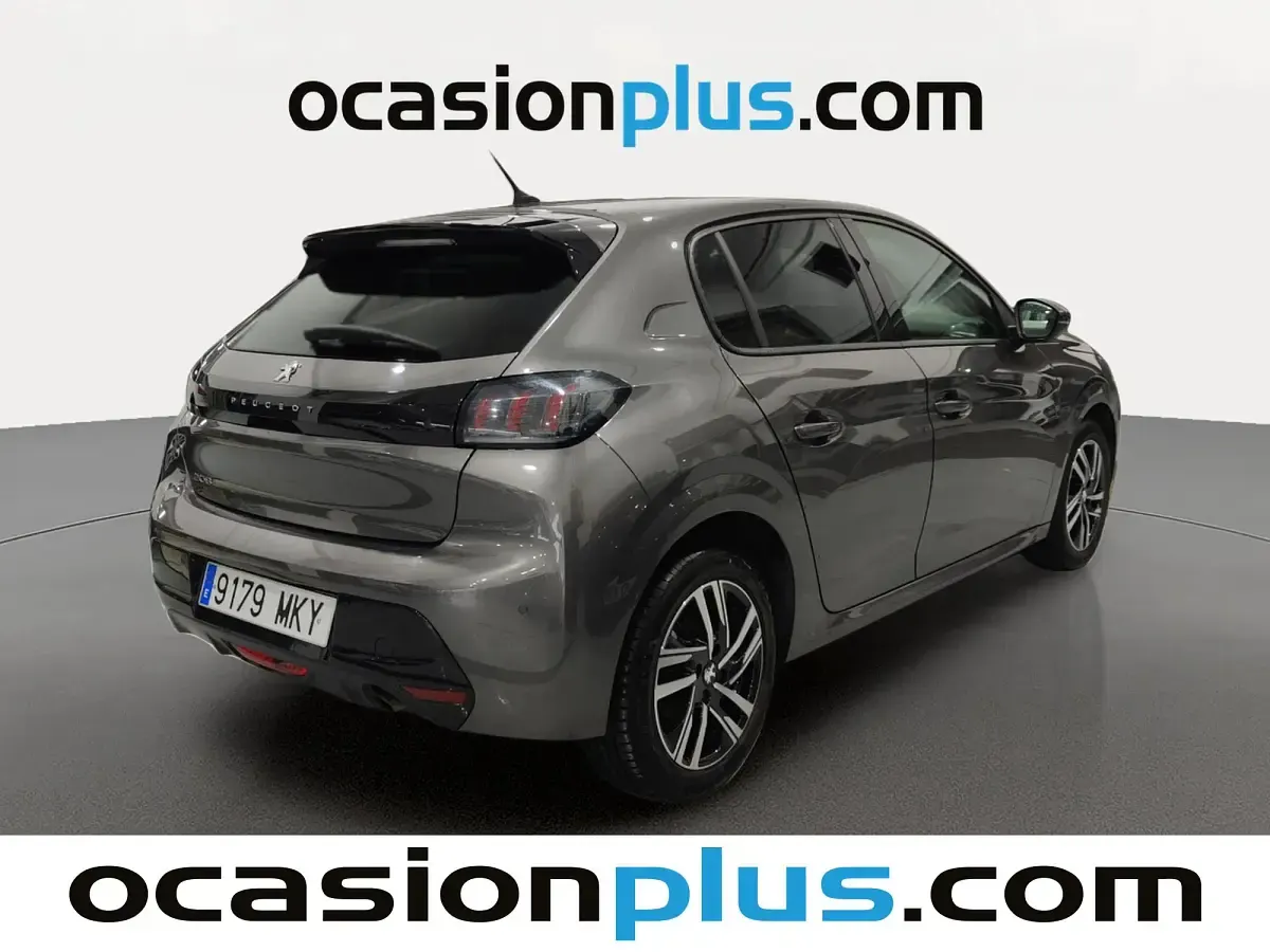 Usado Peugeot 208 Allure 100 CV (73 kW) 2023 Gris Utilitario